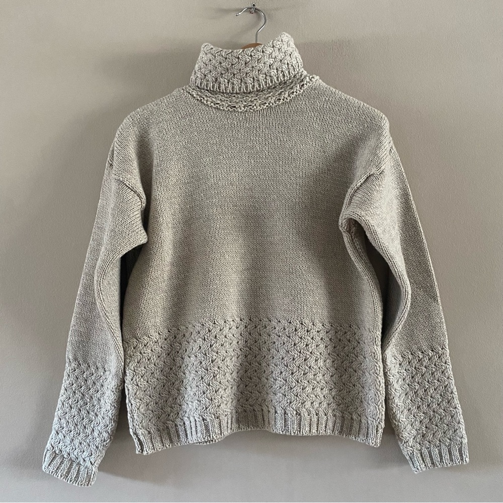 Inis Crafts Ireland Women’s 100% Merino Wool Braided Turtleneck Sweater Sz LARGE